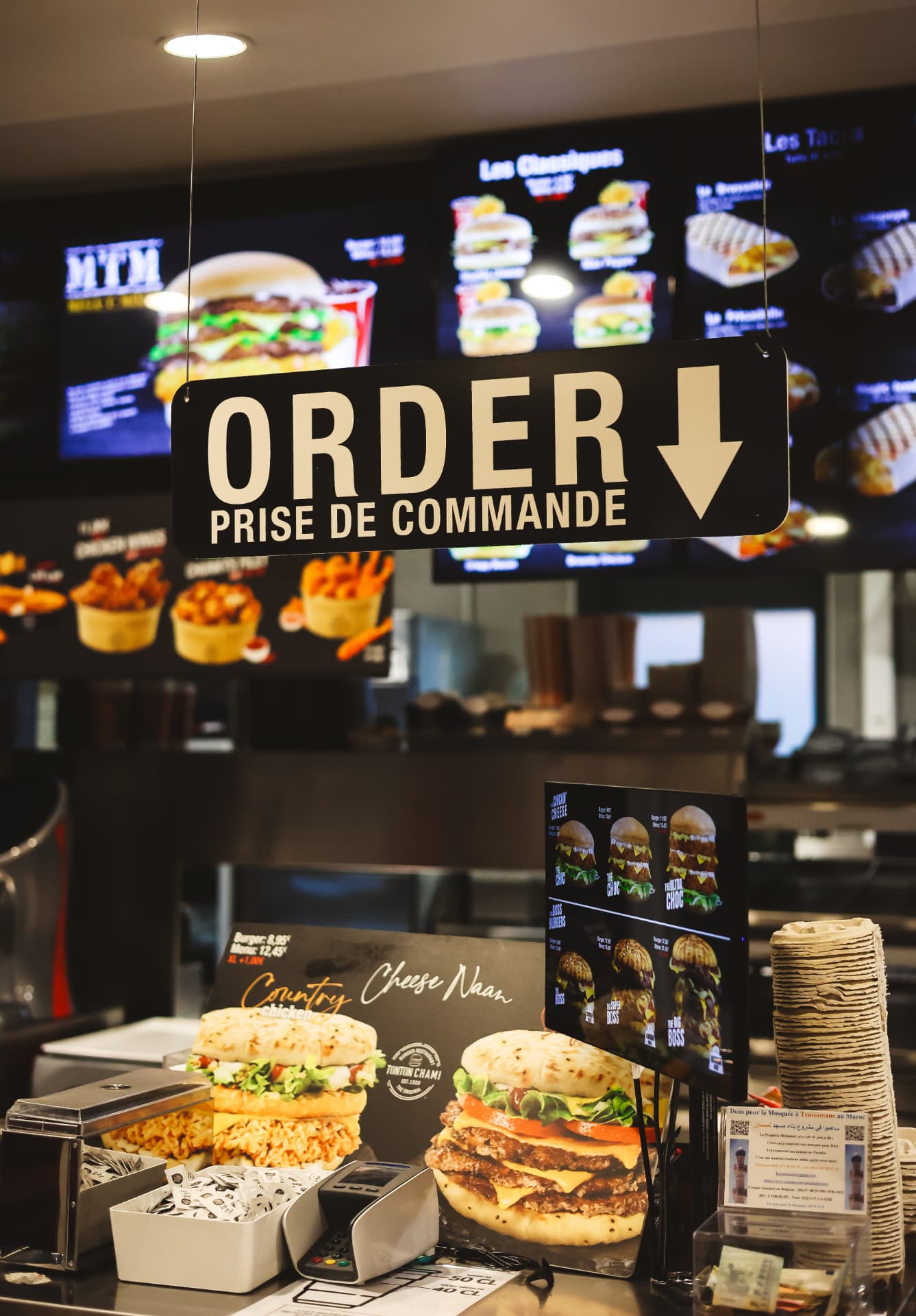 Comptoir de commande du restaurant Tonton Chami City à Bruxelles